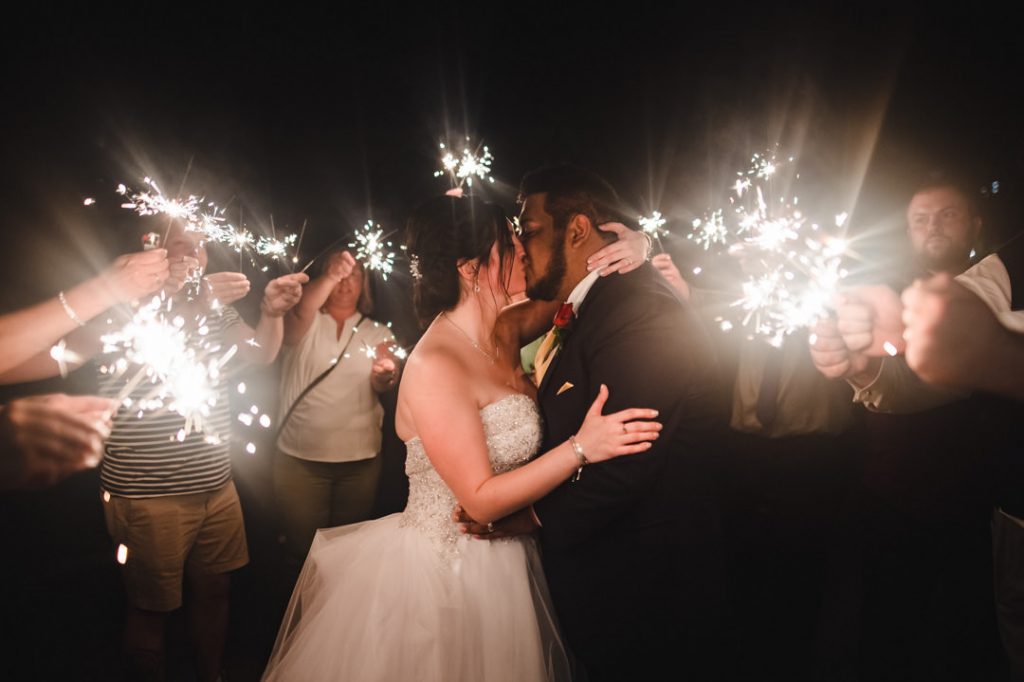 wedding sparkler, sparkler exit, creative wedding photo, night wedding