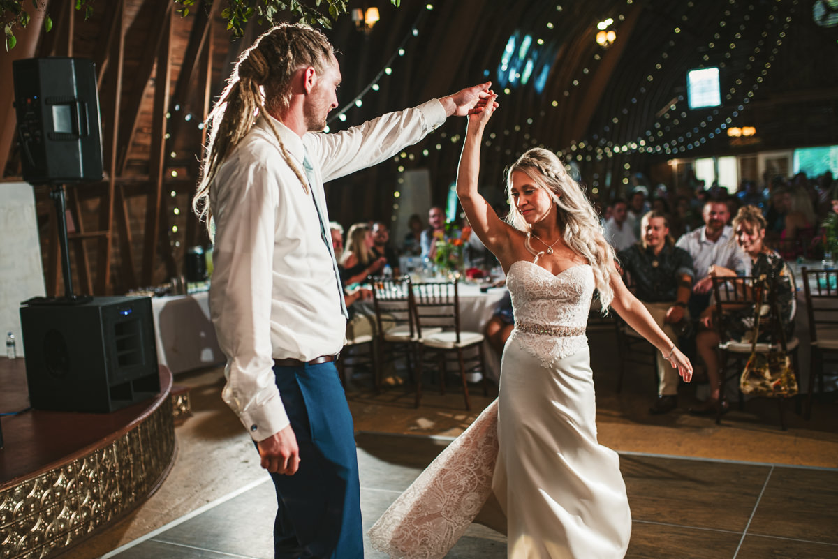 wedding at blue dress barn in michigan